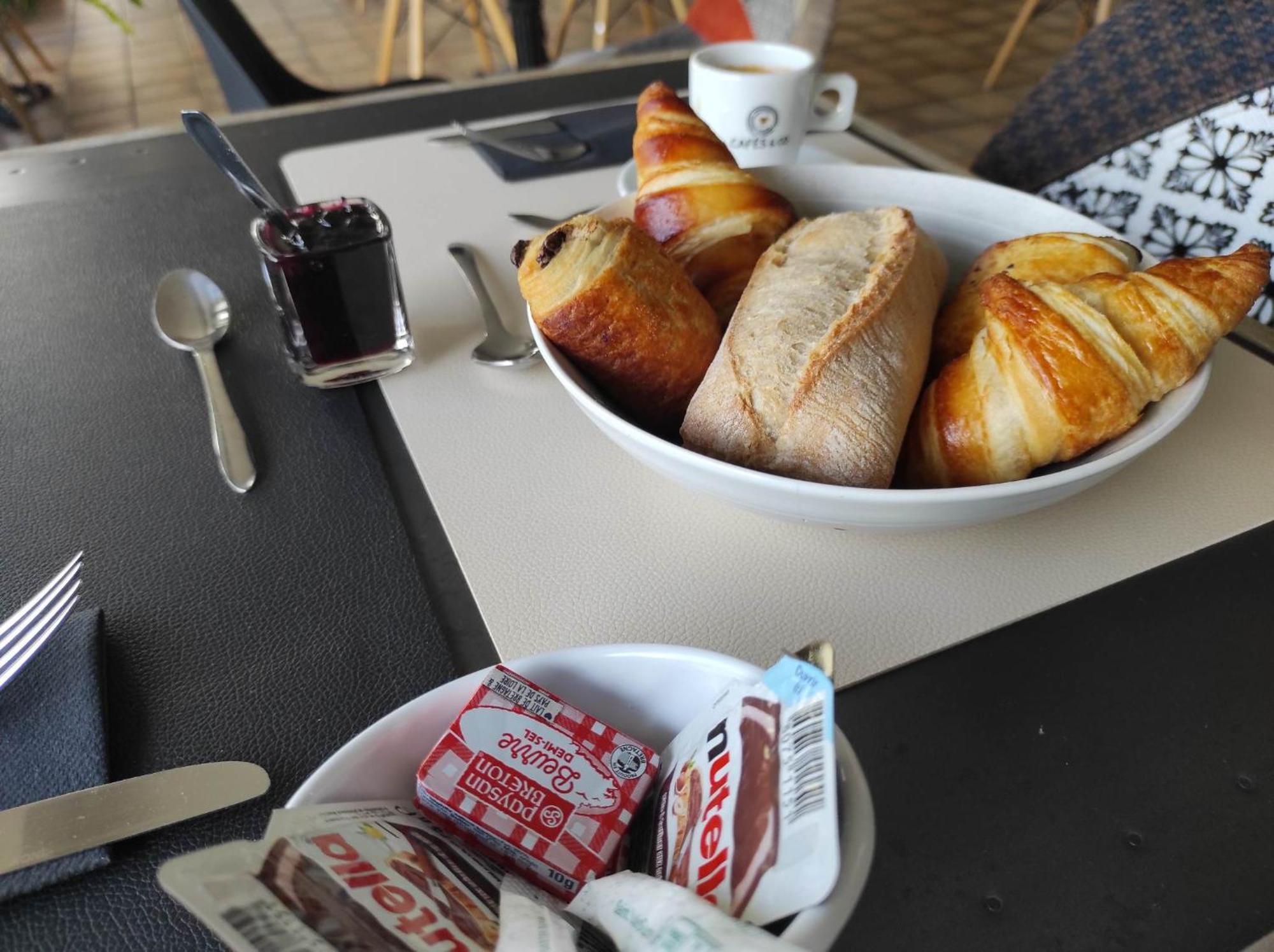 Logis Hotel Vannes Nord Le Clos Des Hortensias Locqueltas Luaran gambar